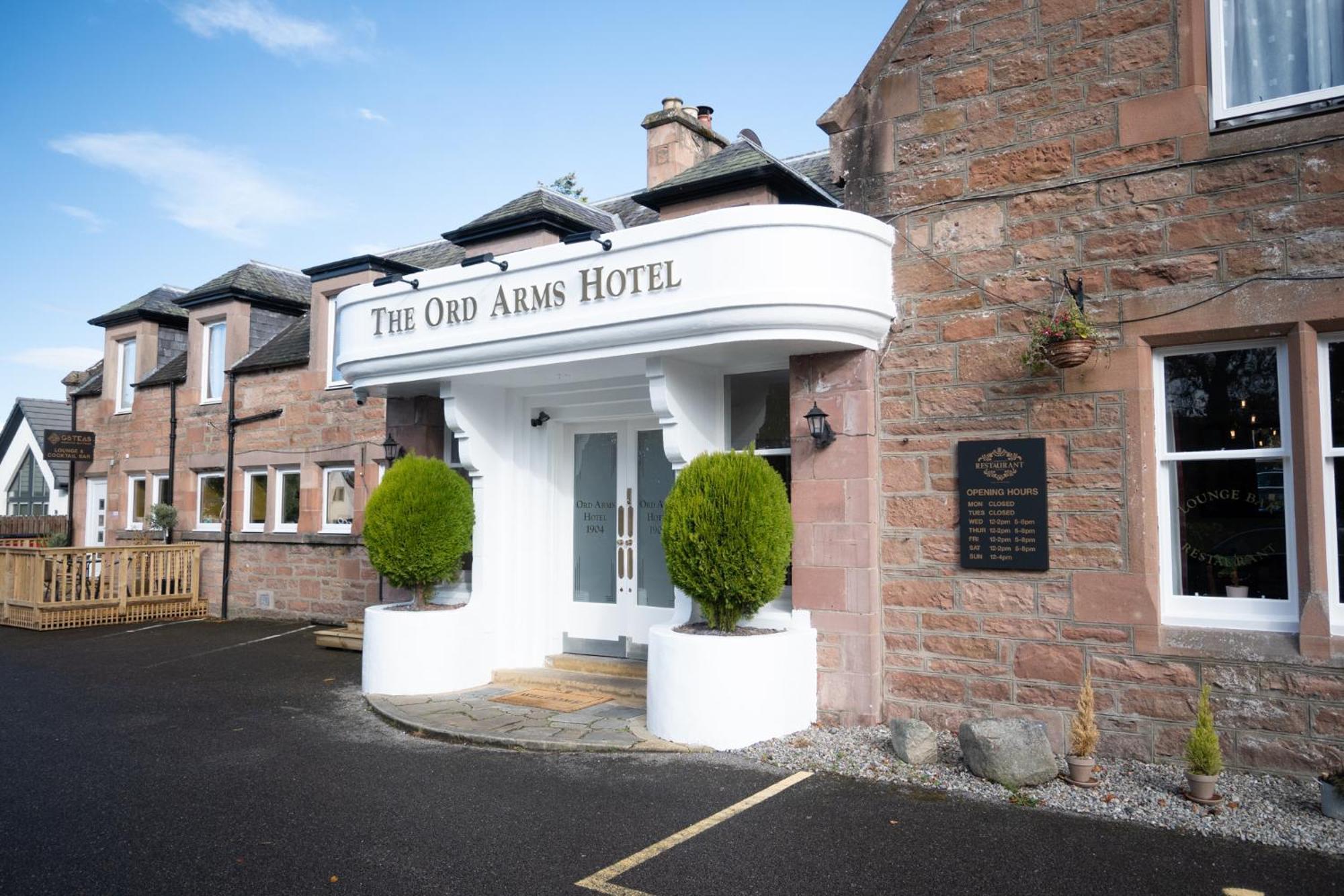 Ord Arms Hotel Muir of Ord Eksteriør billede